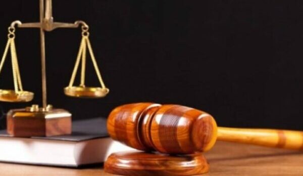 1 vit burgim me kusht për burrin që goditi një grua me grushte e shuplaka