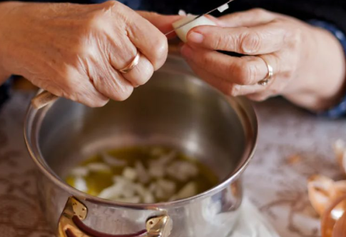 BBC: Gjyshet që shpëtuan kuzhinën shqiptare