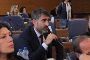 “Liburni erdhi me porosi nga Dejona dhe Rizvanolli”, ja çka thotë Lahu për skemat e Kurtit për ZRRE-në