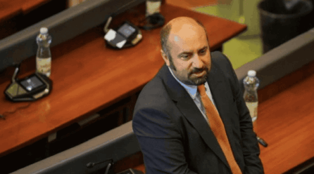 Xhaferi: LVV duhet të ketë rënie për shkak të bllokadës, do të ishte edukim për skenën politike