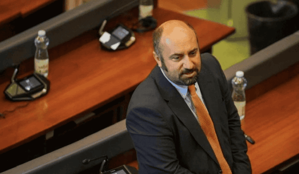 Xhaferi: LVV duhet të ketë rënie për shkak të bllokadës, do të ishte edukim për skenën politike