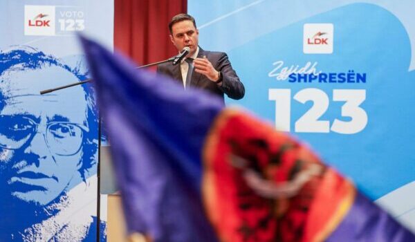 Abdixhiku mërgimtarëve në Zvicër: Më 28 dhjetor, po qe nevoja ejani edhe në këmbë, shpëtojeni Kosovën