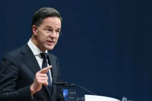 “Rusia mund të sulmojë NATO-n brenda pesë vitesh”, thotë shefi i NATO-s