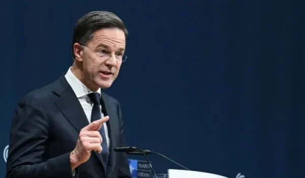 “Rusia mund të sulmojë NATO-n brenda pesë vitesh”, thotë shefi i NATO-s