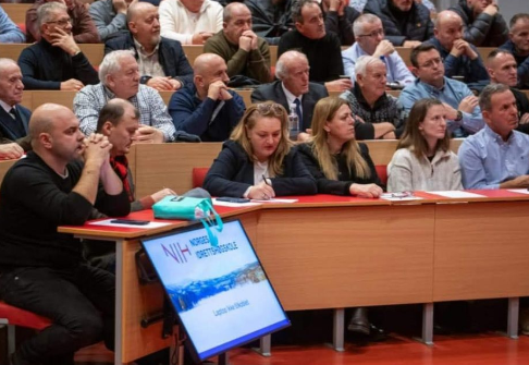 Shoqëria civile reagon për ambasadoren që mori pjesë në tubimin e VV-së: Ndërhyrje në proces zgjedhor