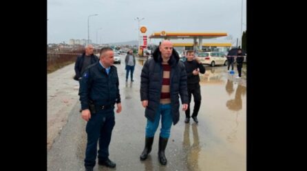 Lladrovci tregon për gjendjen e rëndë nga vërshimet në Drenas: Qindra hektarë tokë janë vërshuar, rryma është ndërprerë