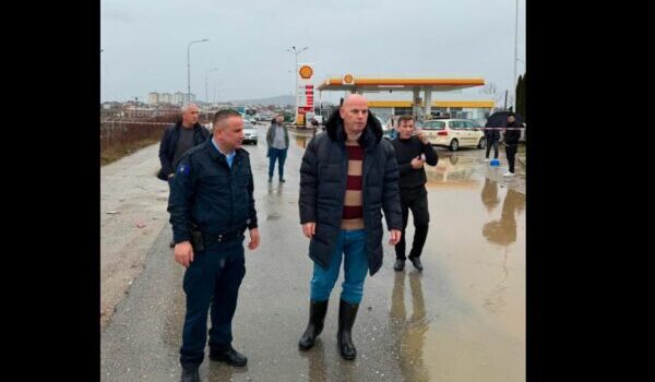 Lladrovci tregon për gjendjen e rëndë nga vërshimet në Drenas: Qindra hektarë tokë janë vërshuar, rryma është ndërprerë