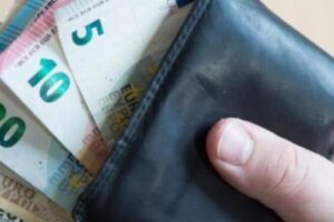 Ministria e Financave me njoftim për pagën minimale në sektorin privat