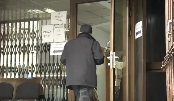 Ministria thotë se vetëm disa kategori të pensionistëve mund të mos lajmërohen në zyrat e pensioneve