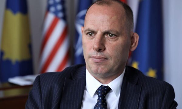 Lladrovci: Trump i duhet botës në këtë kohë të diktatorëve të vegjël dhe shpërdoruesve të besimit qytetar