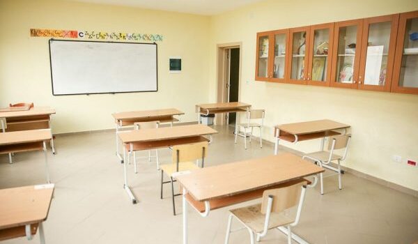 Komuna e Prishtinës merr vendim lidhur me fillimin e procesit mësimor