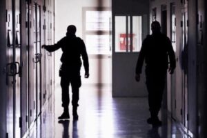 Arrestohet një zyrtar korrektues, dyshohet për kontrabandim droge në QK Dubravë