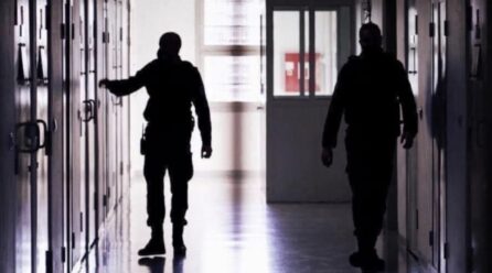 Arrestohet një zyrtar korrektues, dyshohet për kontrabandim droge në QK Dubravë