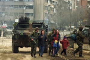 Kurti kujton masakren e vitit 2000 në Mitrovicë