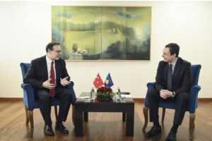 Kurti priti ne takim ambasadorin turk