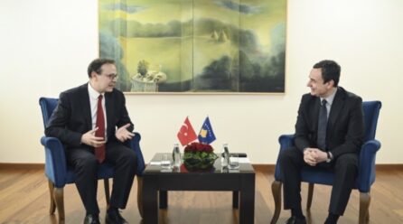 Kurti priti ne takim ambasadorin turk