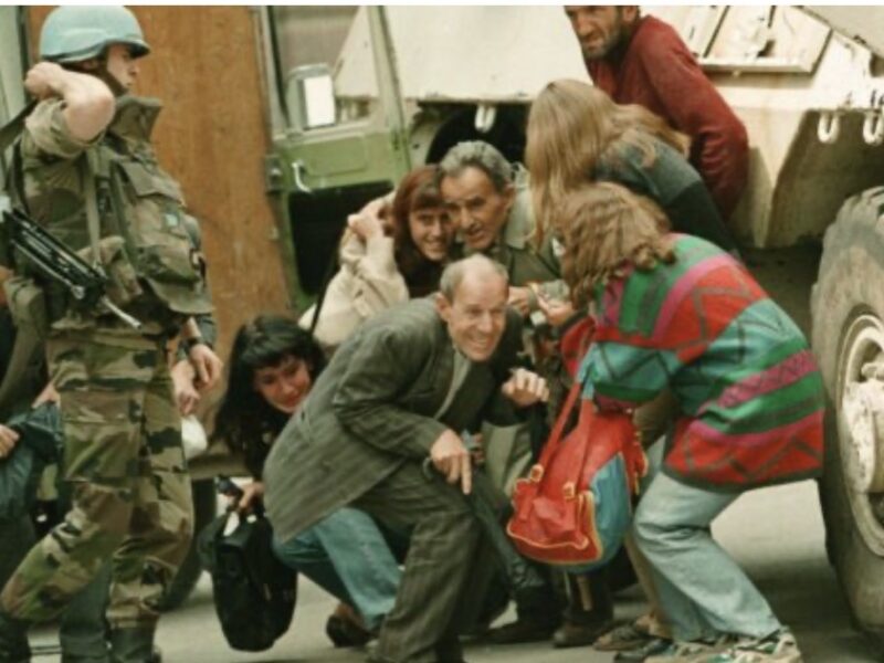 Dyshime tronditëse nga lufta në Bosnje: Milano po heton një burrë për pjesëmarrje në “Sarajevo Safari”