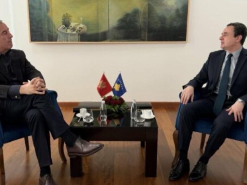 Milo Gjukanoviq njofton se ka qëndruar në Prishtinë dhe se e ka takuar Kurtin në zyrën e tij