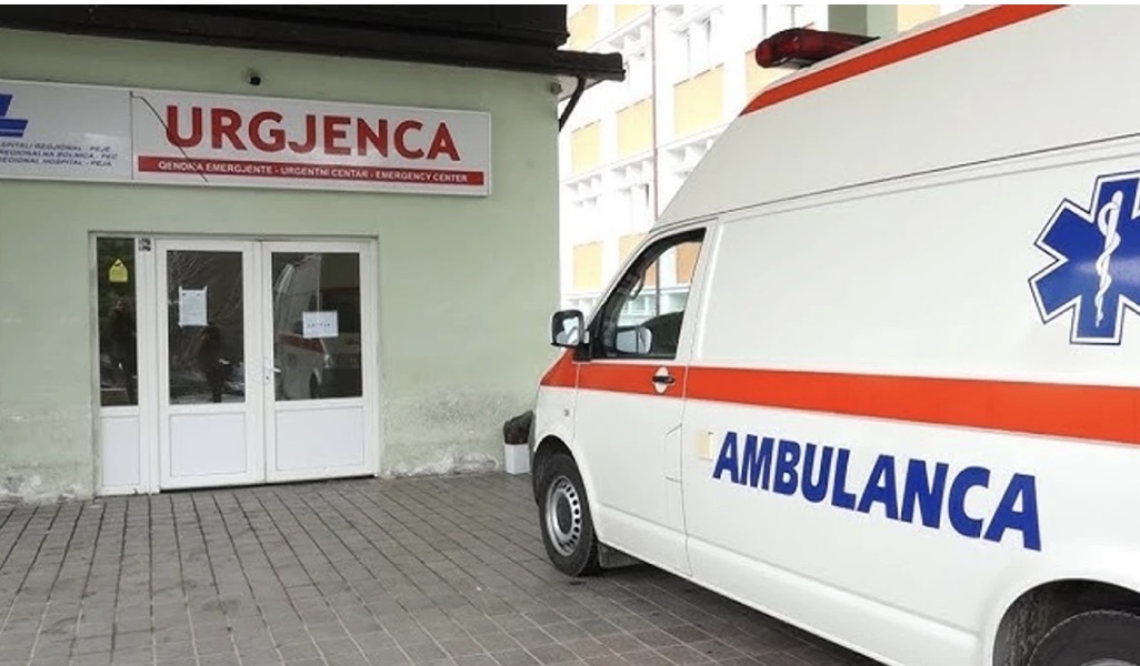 Një person dyshohet se u godit me sëpatë nga familjari i tij në Deçan