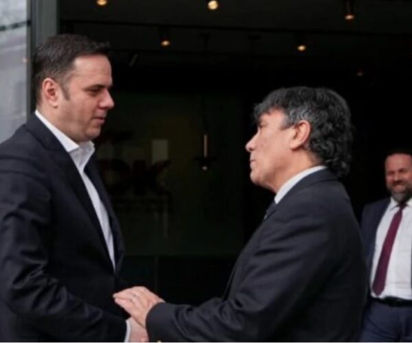 Ambasadori italian e uron Abdixhikun që u rikonfirmua në krye të LDK, diskutime edhe për urgjencën e formimit të institucioneve