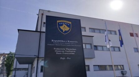 Manipulim votash në Deçan e Junik, dy kryesues ndalohen për 48 orë