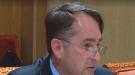 Peci: Kërkesa për dënime në bllok ngjan me dënim kolektiv