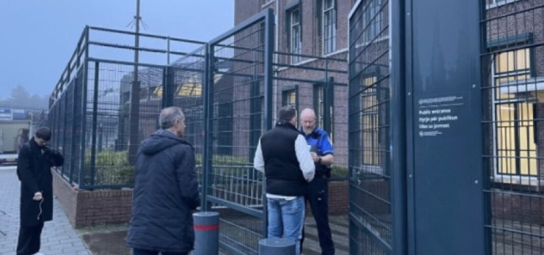 Bashkatdhetarët shkojnë në Speciale për të ndjekur deklaratën përmbyllëse të mbrojtjes së Thaçit