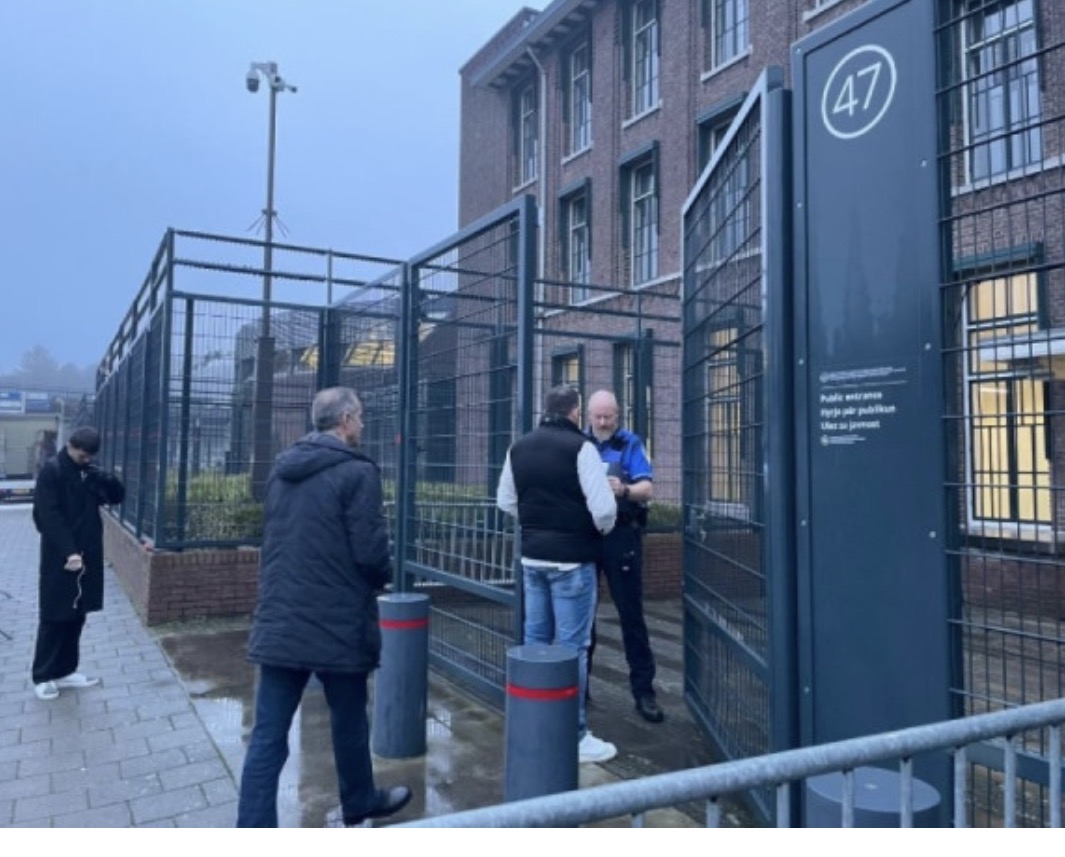 Bashkatdhetarët shkojnë në Speciale për të ndjekur deklaratën përmbyllëse të mbrojtjes së Thaçit