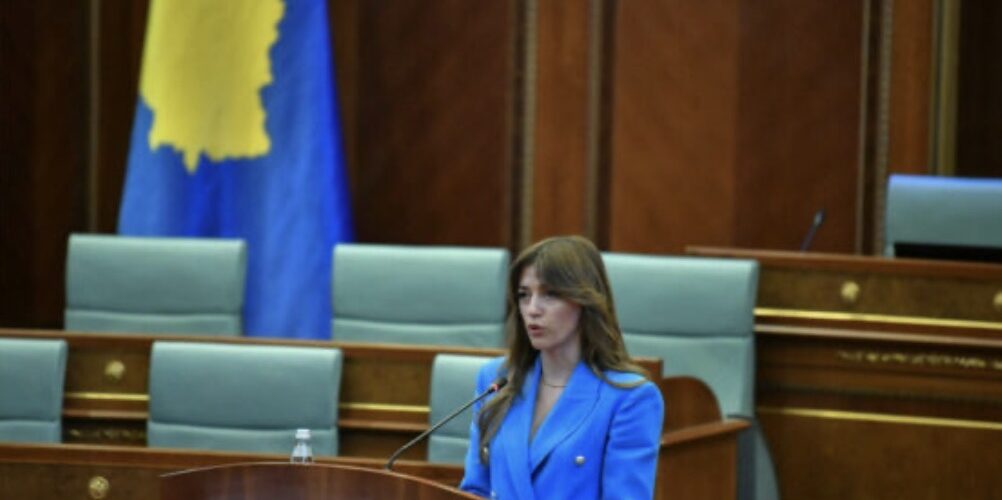 Albulena Haxhiu zgjidhet kryetare e Kuvendit të Kosovës