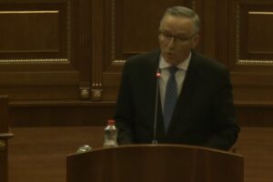 Bedri Hamza kritikon Kurtin