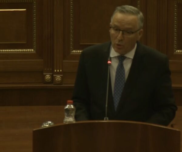 Bedri Hamza kritikon Kurtin