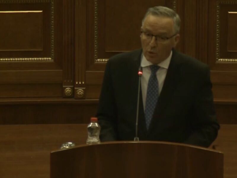 Bedri Hamza kritikon Kurtin