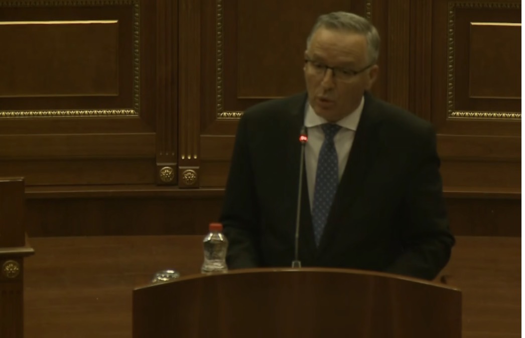 Bedri Hamza kritikon Kurtin