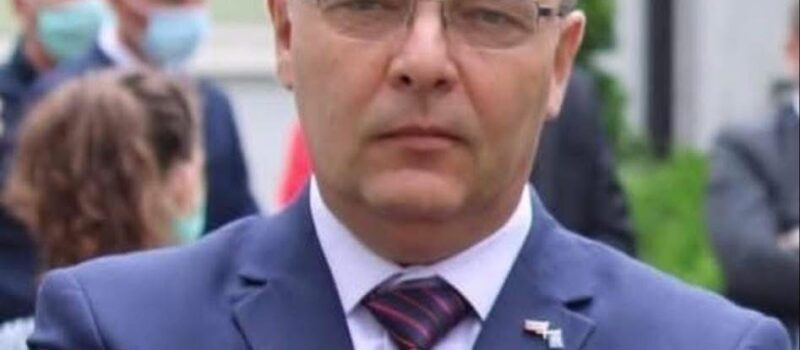 Refuzohet kërkesa për përkthimin e librit për gjenocidin, Kajtazi shpërthen ndaj Ministrisë