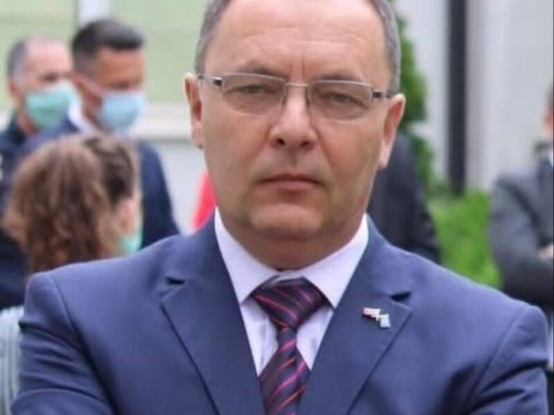 Refuzohet kërkesa për përkthimin e librit për gjenocidin, Kajtazi shpërthen ndaj Ministrisë