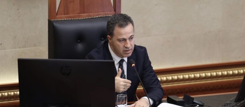 Kuvendi i Shqipërisë miraton deklaratën për pafajësinë e drejtuesve të UÇK-së