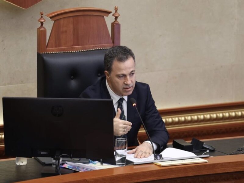 Kuvendi i Shqipërisë miraton deklaratën për pafajësinë e drejtuesve të UÇK-së