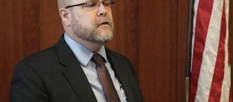 Hovenier: Kosova humbi disa mundësi për 1 vit