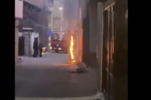 Zjarr në një shtyllë elektrike në Prizren, s’raportohet për të lënduar