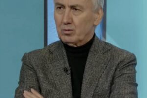 Kritika ndaj ‘Albatrosit’ për qasjen ndaj politikës dhe rolit të intelektualit