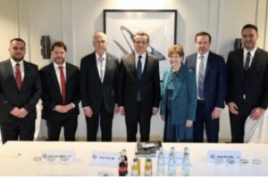 Kurti takon katër senatorë amerikanë, u flet për ‘‘rëndësinë’’ e dorëzimit të Radoiçiqit dhe tërheqjen e letrës së Brnabqit