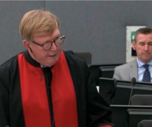 Dixon: Prokuroria s’ka prova se Veseli kishte kontroll efektiv ndaj kujtdo në Kosovë