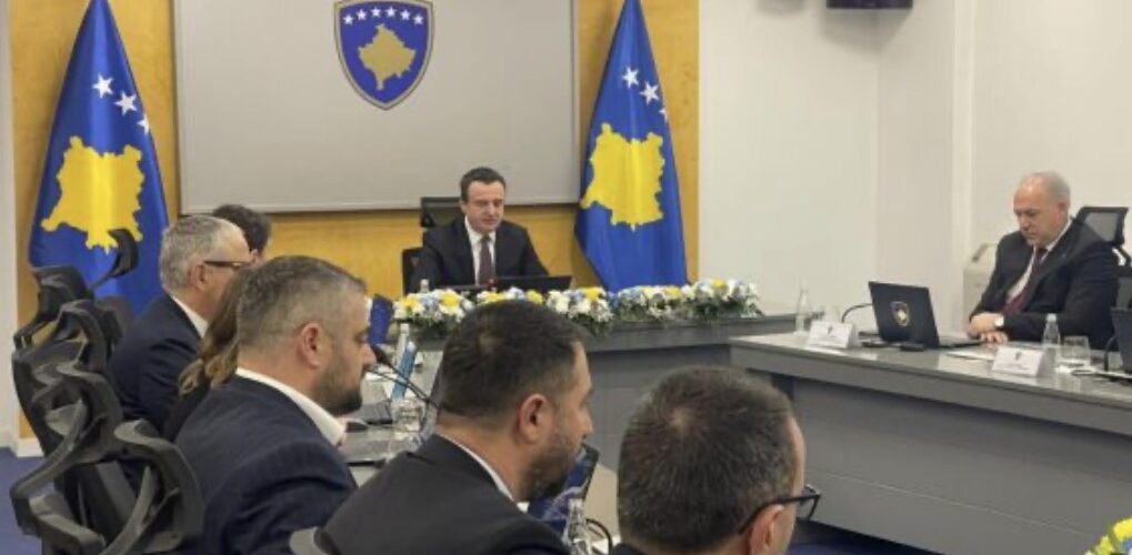 Kurti përmend ish-krerët e UÇK-së që po gjykohen në Hagë