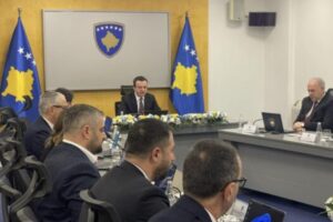 Kurti përmend ish-krerët e UÇK-së që po gjykohen në Hagë