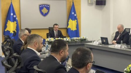 Kurti përmend ish-krerët e UÇK-së që po gjykohen në Hagë