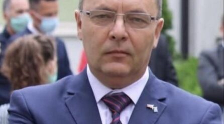 Kajtazi: A duhet t’i besohet më presidentes Vjosa Osmani në Kosovë?