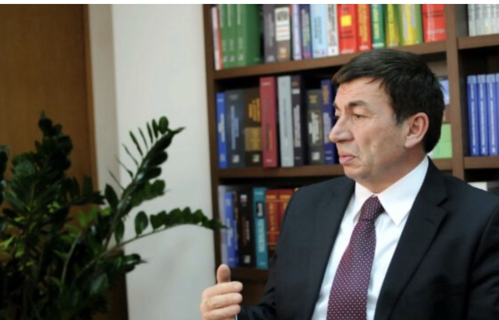 Arsim Bajrami  Ka ardhur koha të ndërrohet Kushtetuta e Kosovës