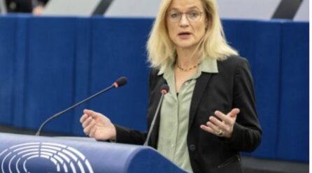 Von Cramon ‘kapet’ me Martens: Para se të flasim për veto duhet të ndodhin shumë gjëra, Serbia është shumë larg BE’së