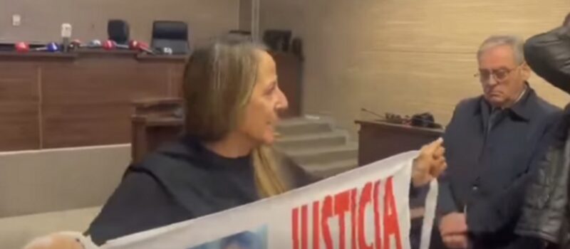 “Asesino”, reagimi i nënës së argjentinases në gjykatë pasi Endrit Nika u dënua me 18 vjet burgim