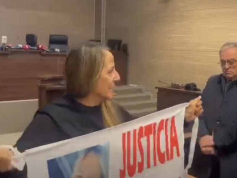 “Asesino”, reagimi i nënës së argjentinases në gjykatë pasi Endrit Nika u dënua me 18 vjet burgim